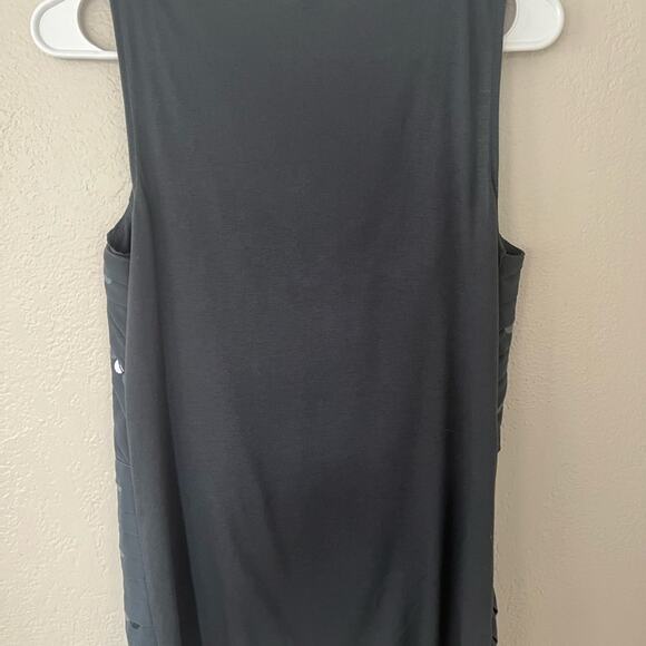 Ann Taylor Sleeveless Sequence Top size small - Picture 4 of 4